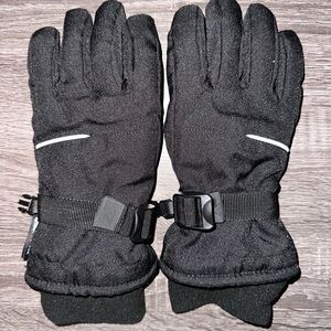 Black Winter Gloves with Adjustable Straps